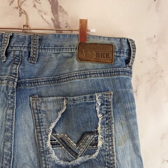 BKE Jeans Mens 38 X 31 Carter Straight Light Wash Distressed Destroyed Flawed - Picture 14 of 15